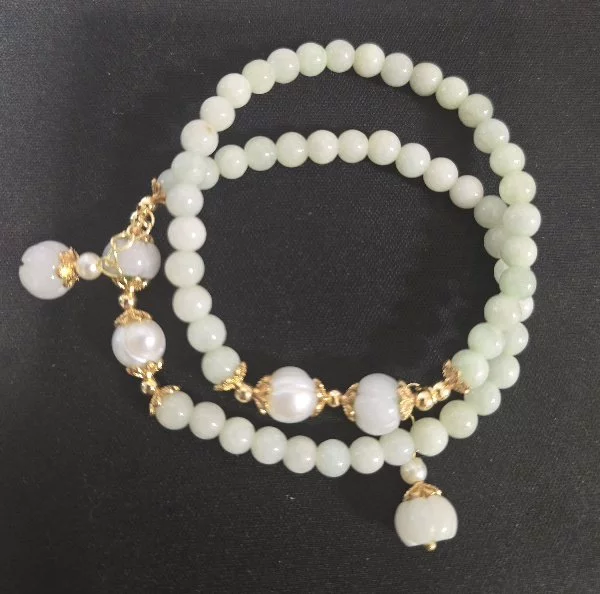 Jade (หยก)