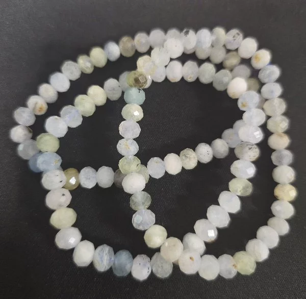 Aquamarine (อะความารีน)
