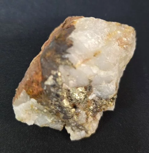 Pyrite (ไพไรต์)