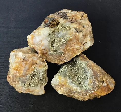 Pyrite (ไพไรต์)