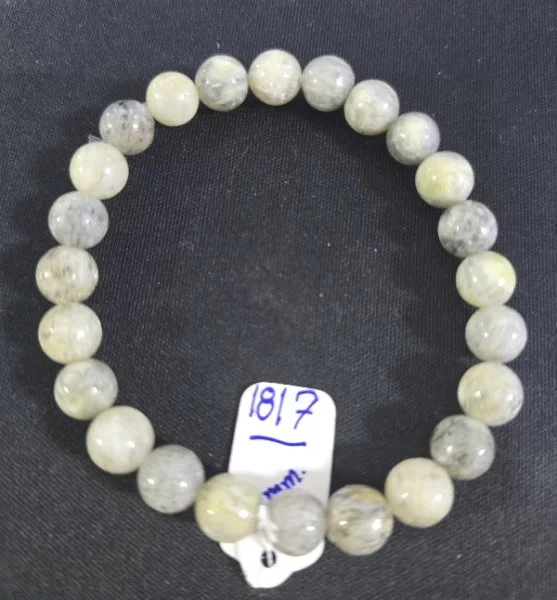 White Phantom Quartz (ไวท์แฟนทอม ควอตซ์)