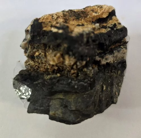 Black Tourmaline (แบล็ก ทัวร์มาลีน)