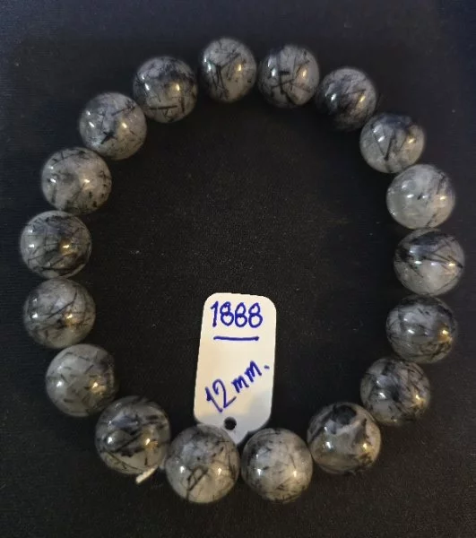 Black Rutilated Quartz (ควอตซ์ไหมสีดำ)