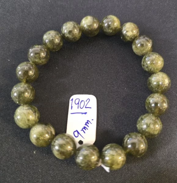 Green Garnet (กรีน การ์เน็ต)