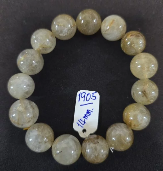 Rutilated Quartz with Phantom (ไหมติดโป่ง)