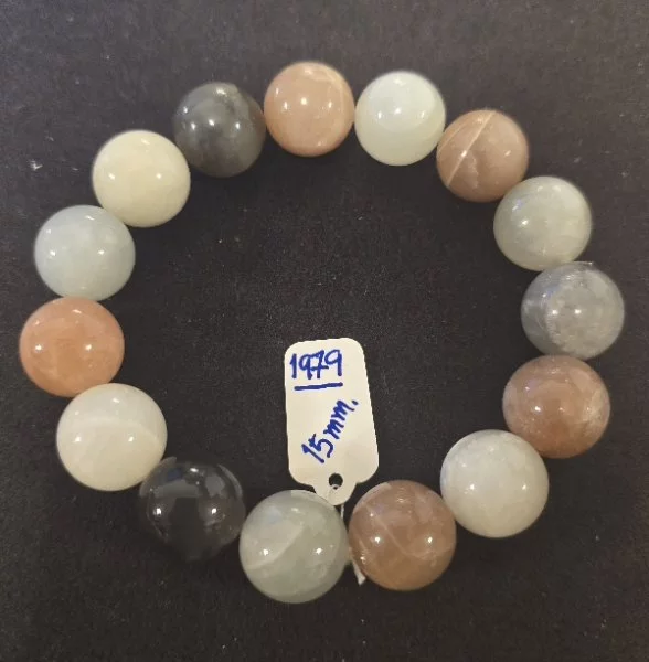 Multi Moonstone (มัลติ มูนสโตน)