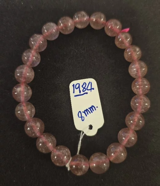 Pink Strawberry Quartz (พิงค์ สตรอว์เบอร์รี ควอตซ์)