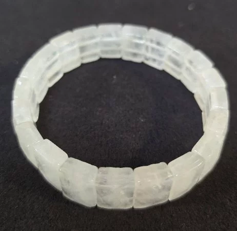 Clear Quartz (เคลียร์ ควอตซ์)