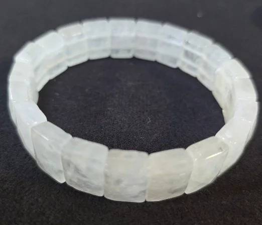 Clear Quartz (เคลียร์ ควอตซ์)