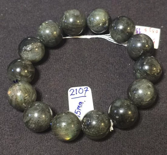 Black Labradorite (แบล็ก ลาบราโดไลต์)