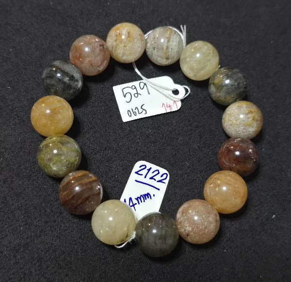 Phan Chan Quartz (แก้วโป่งข่ามพันชั้น)