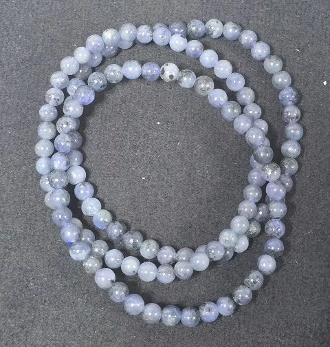 Tanzanite (แทนซาไนต์)