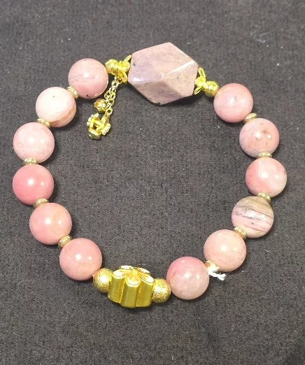 Rhodonite (โรโดไนท์)