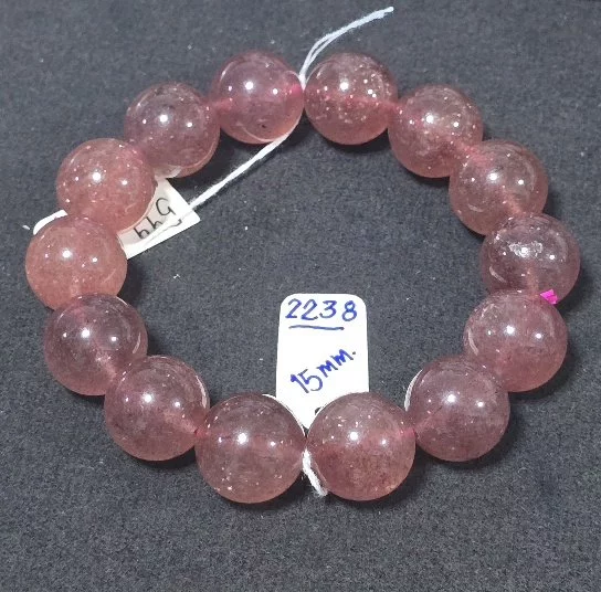 Strawberry Quartz (สตรอเบอร์รี่ ควอตซ์)