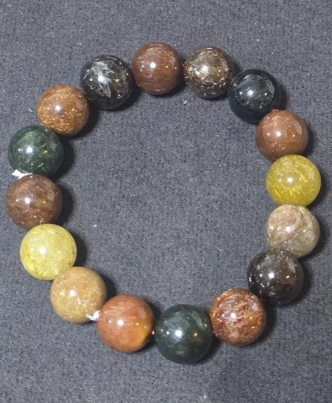 Imperial Gold Rutilated Quartz (ไหมจักรพรรดิ)
