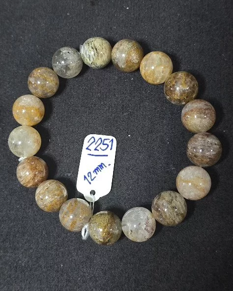 Phan Chan Quartz (แก้วโป่งข่ามพันชั้น)