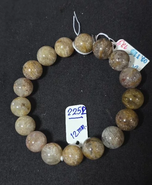 Phan Chan Quartz (แก้วโป่งข่ามพันชั้น)