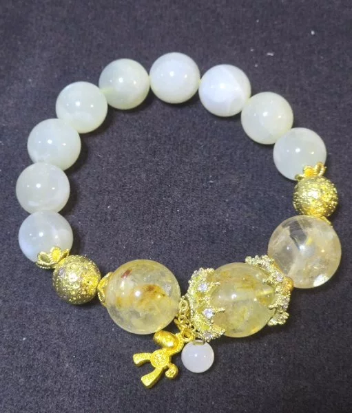 Green Moonstone (กรีน มูนสโตน)