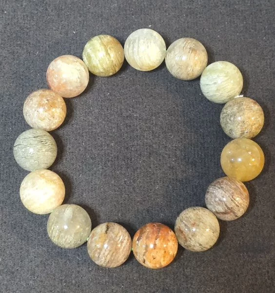 Phan Chan Quartz (แก้วโป่งข่ามพันชั้น)