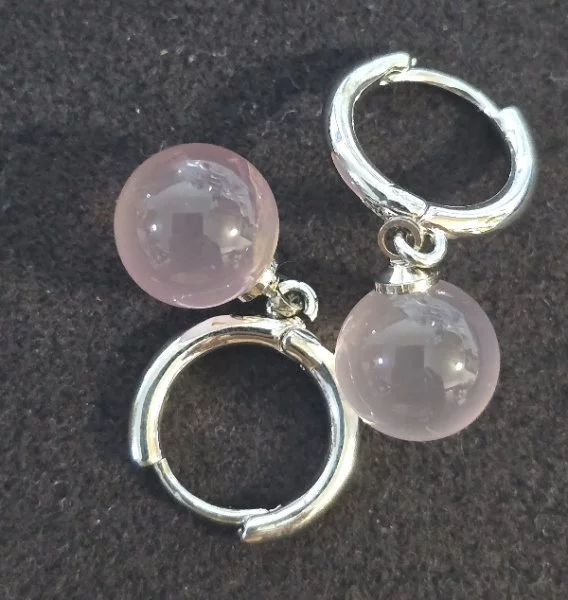 Rose Quartz (โรส ควอตซ์)