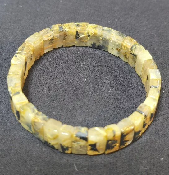 Rutilated Quartz (รูทิลเลต ควอตซ์)