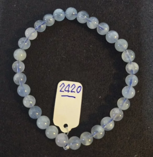 Aquamarine (อะความารีน)