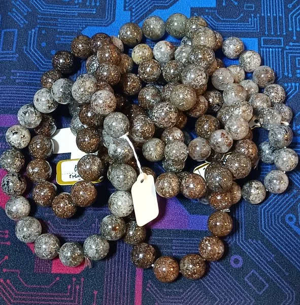 White Phantom Quartz (ไวท์แฟนทอม ควอตซ์)