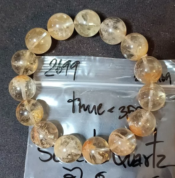 Sericite Quartz (เซริไซต์ ควอตซ์)