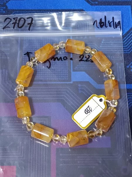 Golden Hematoid Quartz (โกลเด้น เฮมาทอยด์ ควอตซ์)