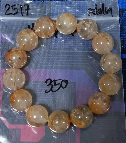 Sericite Quartz (เซริไซต์ ควอตซ์)