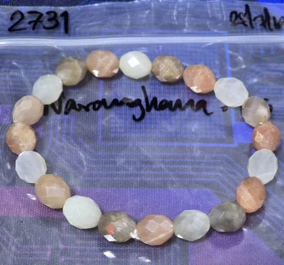 Multi Moonstone (มัลติ มูนสโตน)