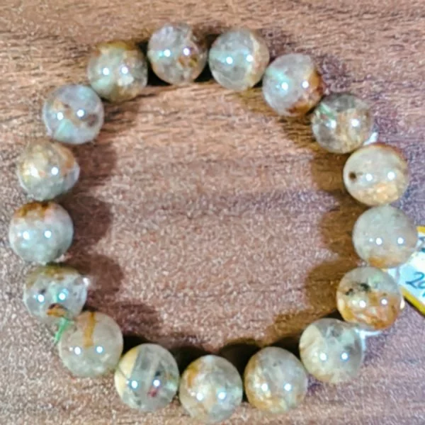 Green Phantom Quartz (แก้วโป่งขามเนื้อโป่งเขียวน้ำใส)