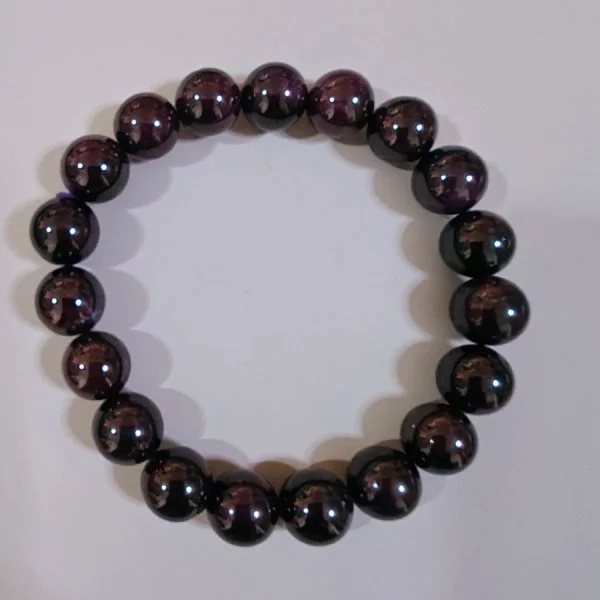 Purple Garnet (โกเมนม่วง)