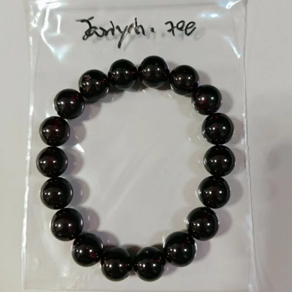 Purple Garnet (โกเมนม่วง)