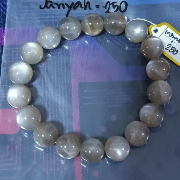 Gray Moonstone (เกรย์ มูนสโตน)