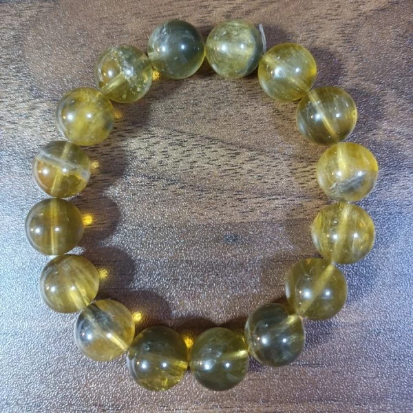 Yellow Fluorite (เยลโลว์ ฟลูออไรต์)