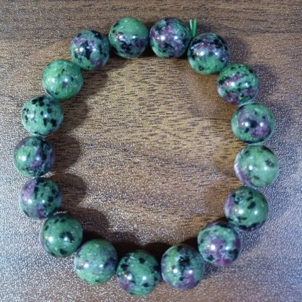 Ruby Zoisite (รูบี้ ซอยไซต์)