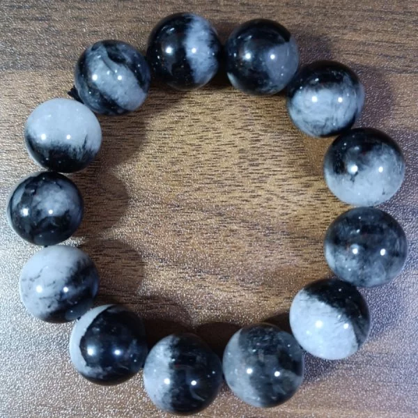 Black Rutilated Quartz (ควอตซ์ไหมสีดำ)