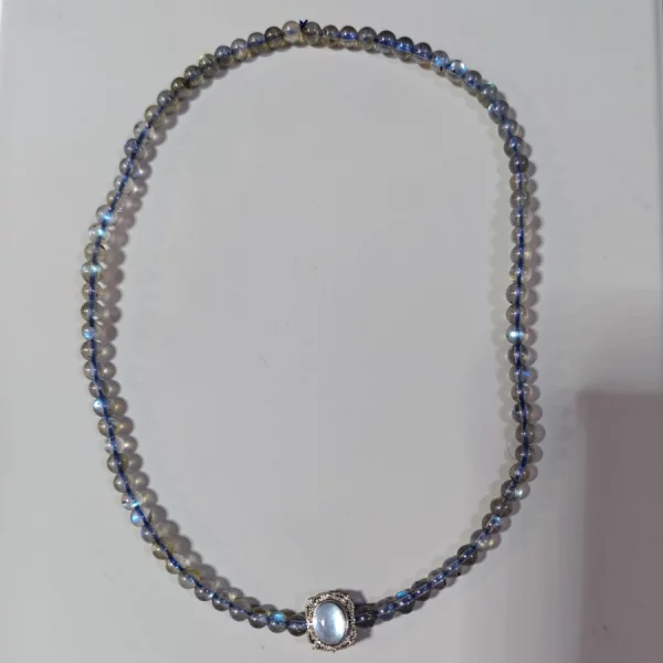 Labradorite (ลาบราดอไรต์)