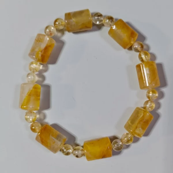 Golden Hematoid Quartz (โกลเด้น เฮมาทอยด์ ควอตซ์)