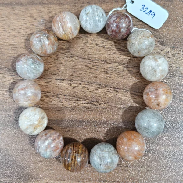 Phan Chan Quartz (แก้วโป่งข่ามพันชั้น)