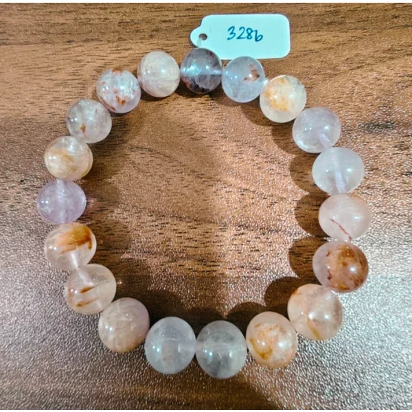 Jom-Nang Quartz (แก้วจอมนาง)