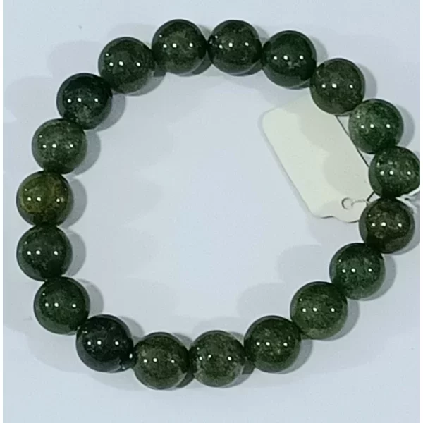 Green Phantom Quartz (แก้วโป่งขามเนื้อโป่งเขียวน้ำใส)