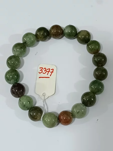 Green Phantom Quartz (แก้วโป่งขามเนื้อโป่งเขียวน้ำใส)